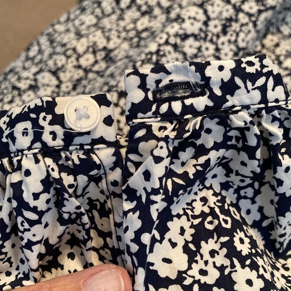 REMOVING Old Navy Blue Print Popover Medium - Picture 7 of 7